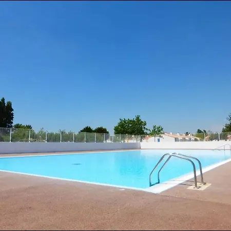 Holiday home Location Type 2 Avec Piscine Chauffee Et Tennis, Animaux Bienvenus - Fr-1-231-317