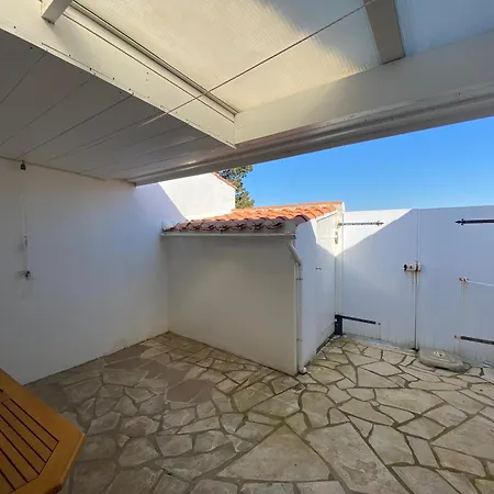 Location Type 2 Avec Piscine Chauffee Et Tennis, Animaux Bienvenus - Fr-1-231-317 Holiday home *