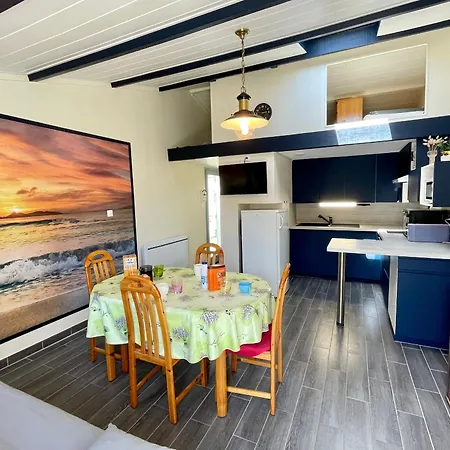 Holiday home Location Type 2 Avec Piscine Chauffee Et Tennis, Animaux Bienvenus - Fr-1-231-317